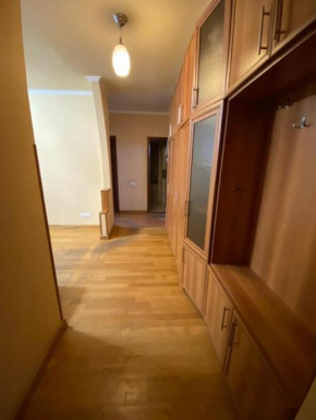 Ara’s apartment